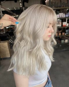 Woman with platnium blonde hair